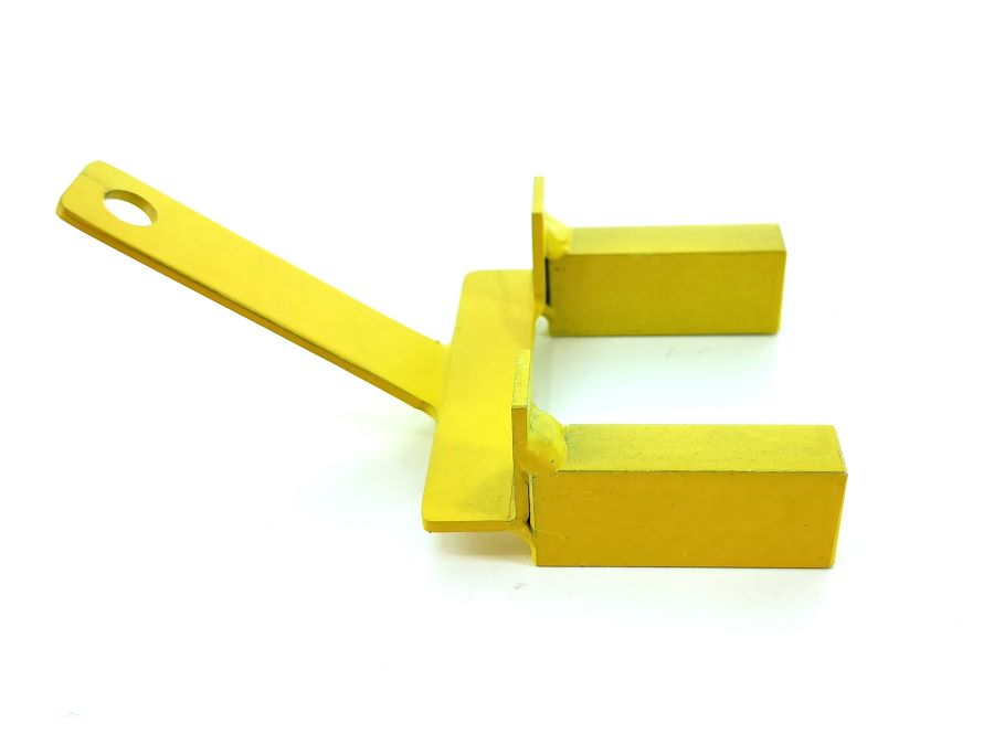 SAAB 900 ETUAKSELIN KEVENNINRAUTA